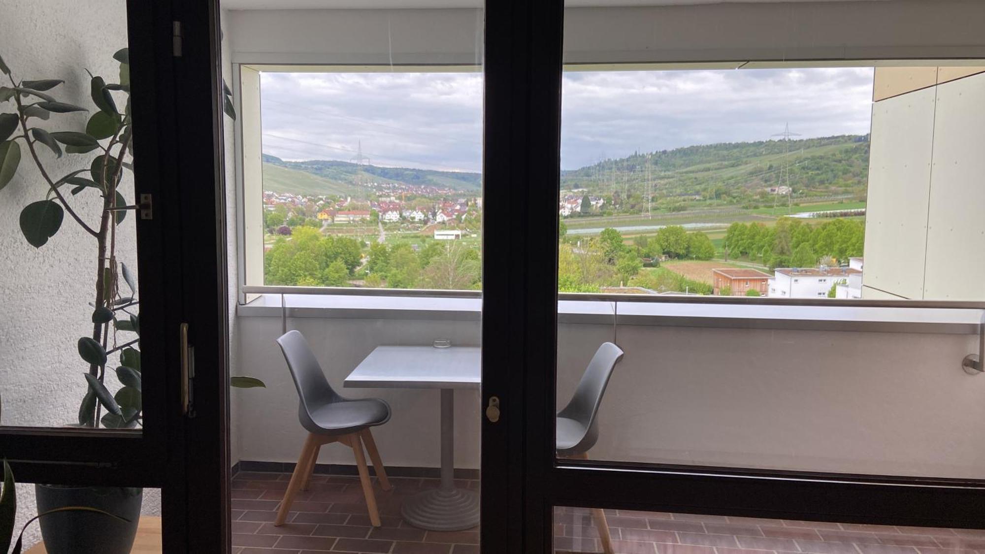 Freshly Renovated Studio Apartment - Top Location In Вайнщад Екстериор снимка
