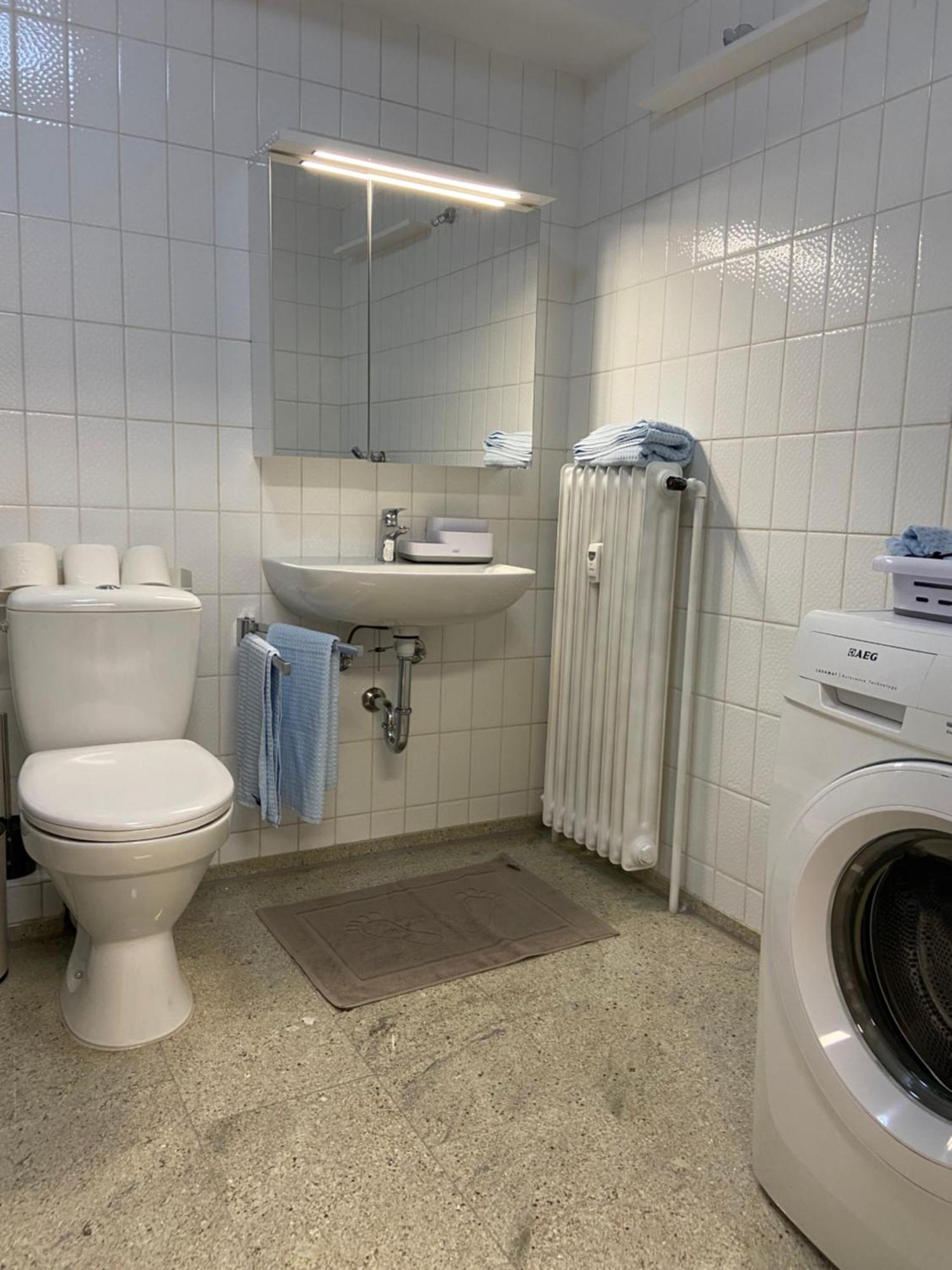 Freshly Renovated Studio Apartment - Top Location In Вайнщад Екстериор снимка